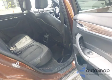 2016 BMW X1 xDrive28I z USA, uszkodzony, nr VIN WBXHT3C30G5E51644